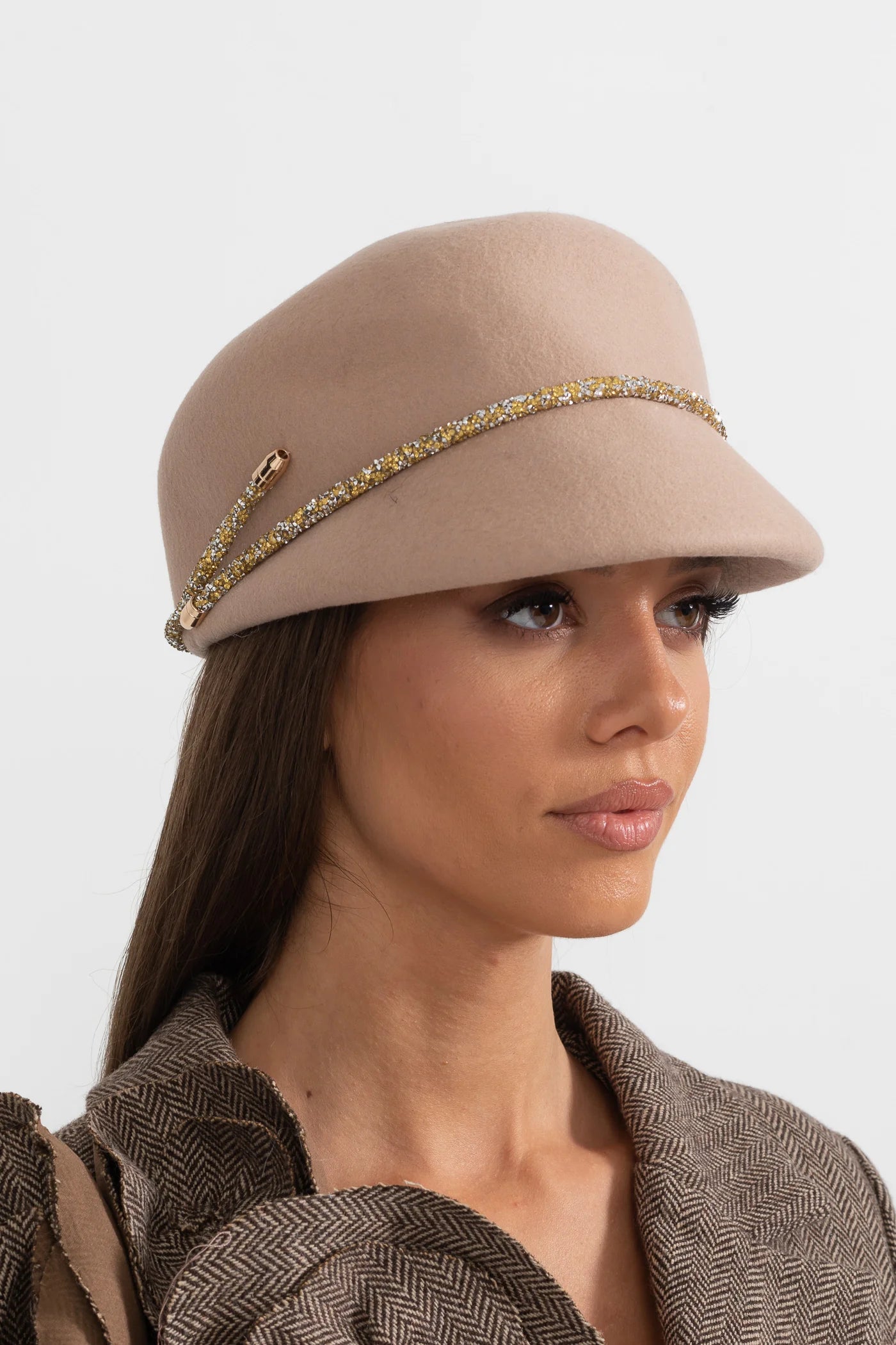 SHORT BRIM HAT WITH WRAPPED DETAIL