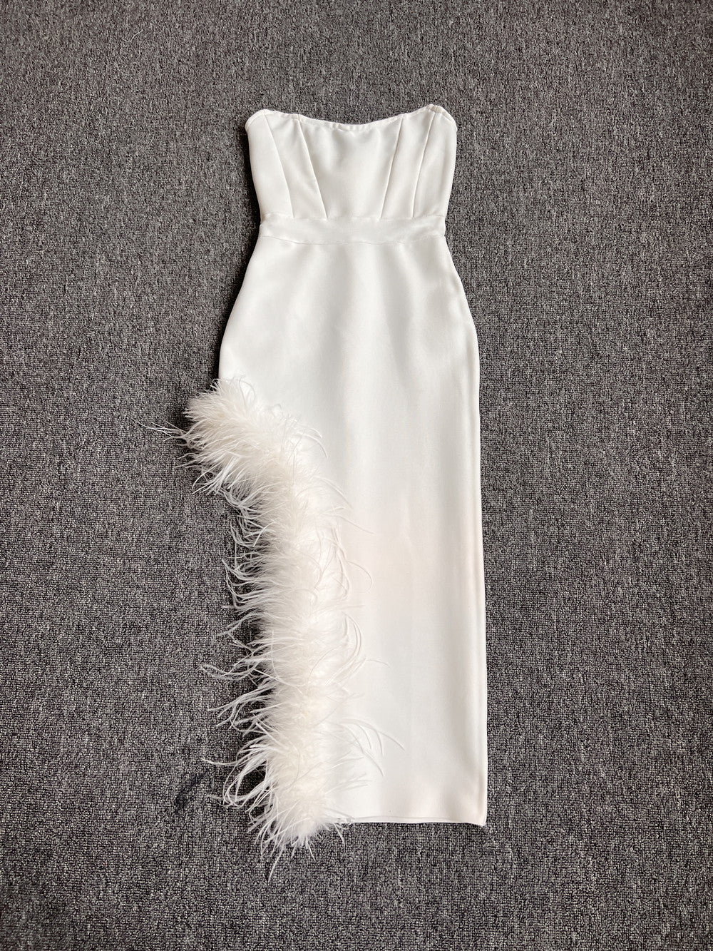 SARA Strapless Feathers Bandage Dress